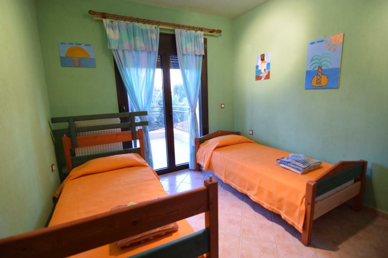 Holiday Villa Vee Nea Skioni Bagian luar foto